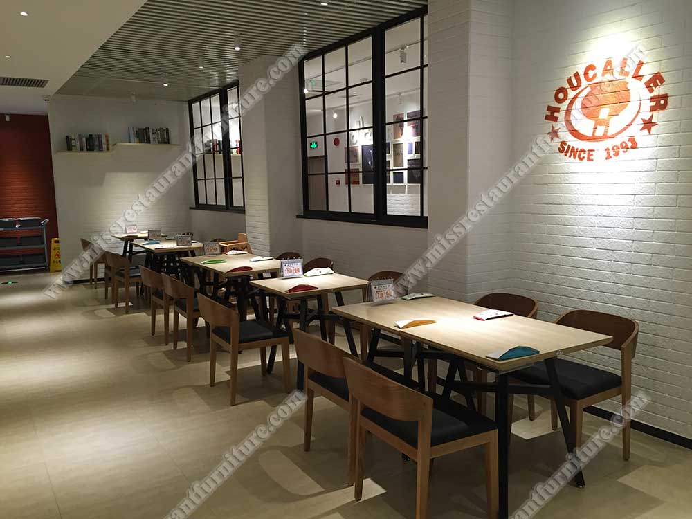 China Guangdong houcaller restaurant furniture_solid wood dining table and wood chairs set