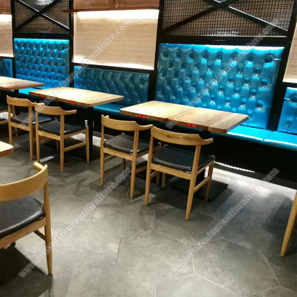 Restaurant wood table and long high back booths set furniture, customize solid wood table and blue leather button booths set